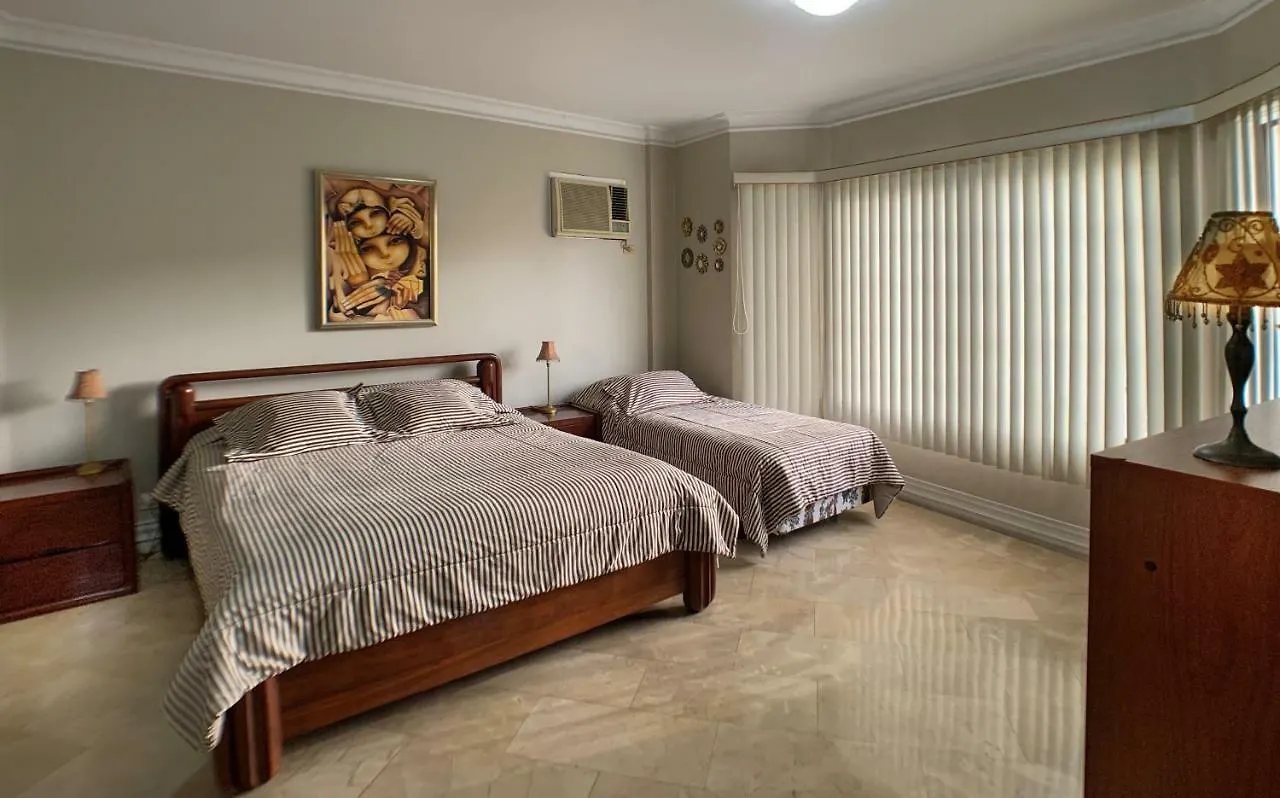 Quarto em Acomodações Particulares Cesar'S House Guayaquil Ecuador Apartamento